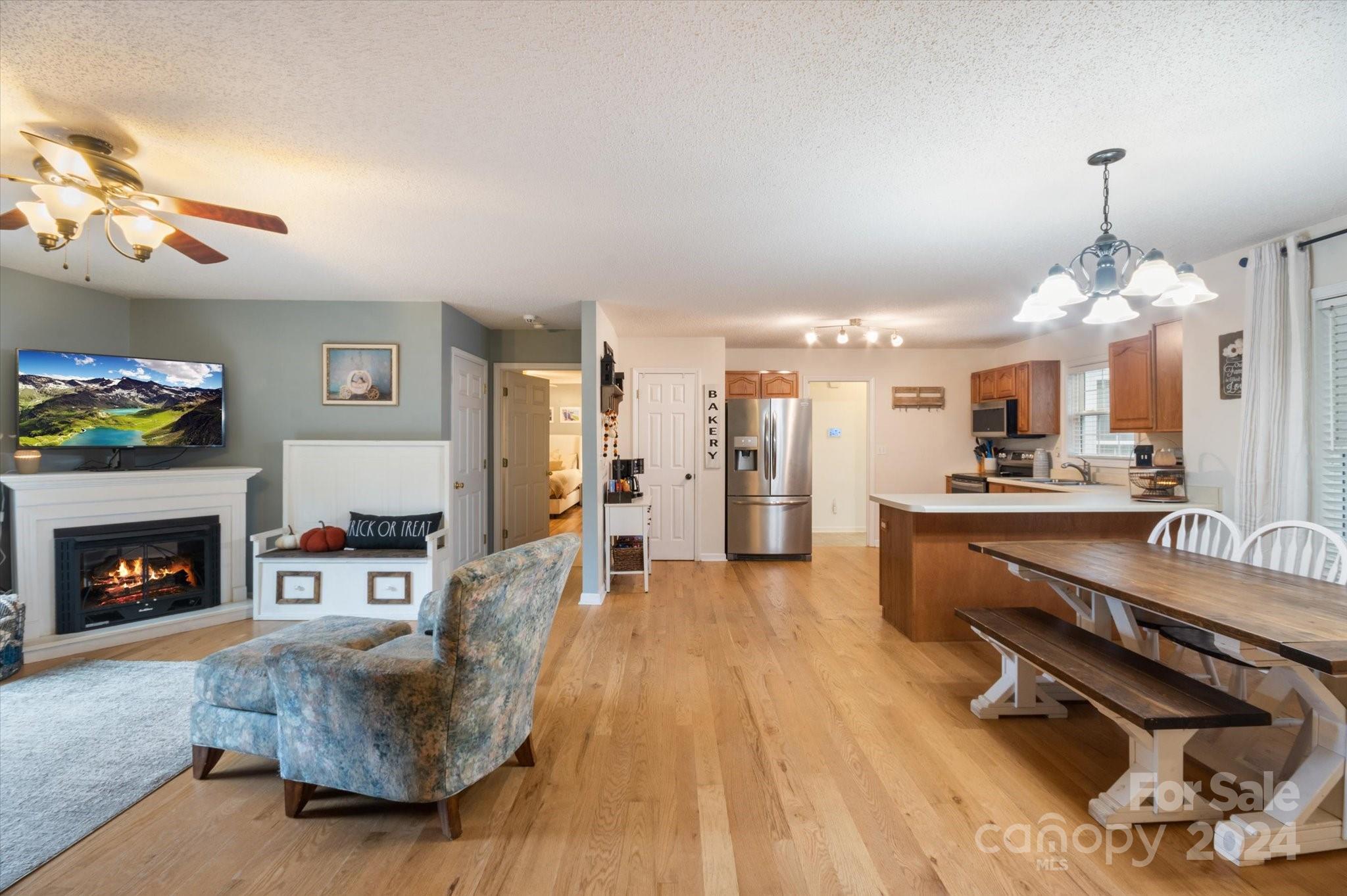 76 Chipmunk Ridge Marion, NC 28752 - Photo 4 of 48 Gallery Image 4