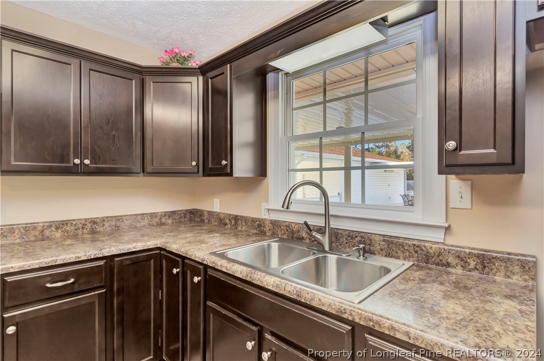 657 Forest Road Lumberton, NC 28358 - Photo 9 of 40 Gallery Image 9