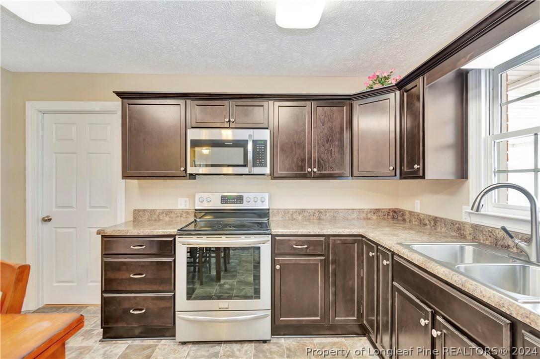 657 Forest Road Lumberton, NC 28358 - Photo 10 of 40 Gallery Image 10