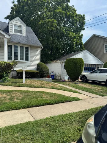 $1,000,000 | 33 North Montgomery Street, Valley Stream, NY 11580