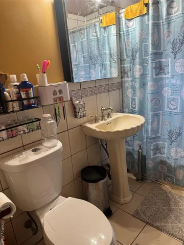 $1,000,000 | 33 North Montgomery Street, Valley Stream, NY 11580