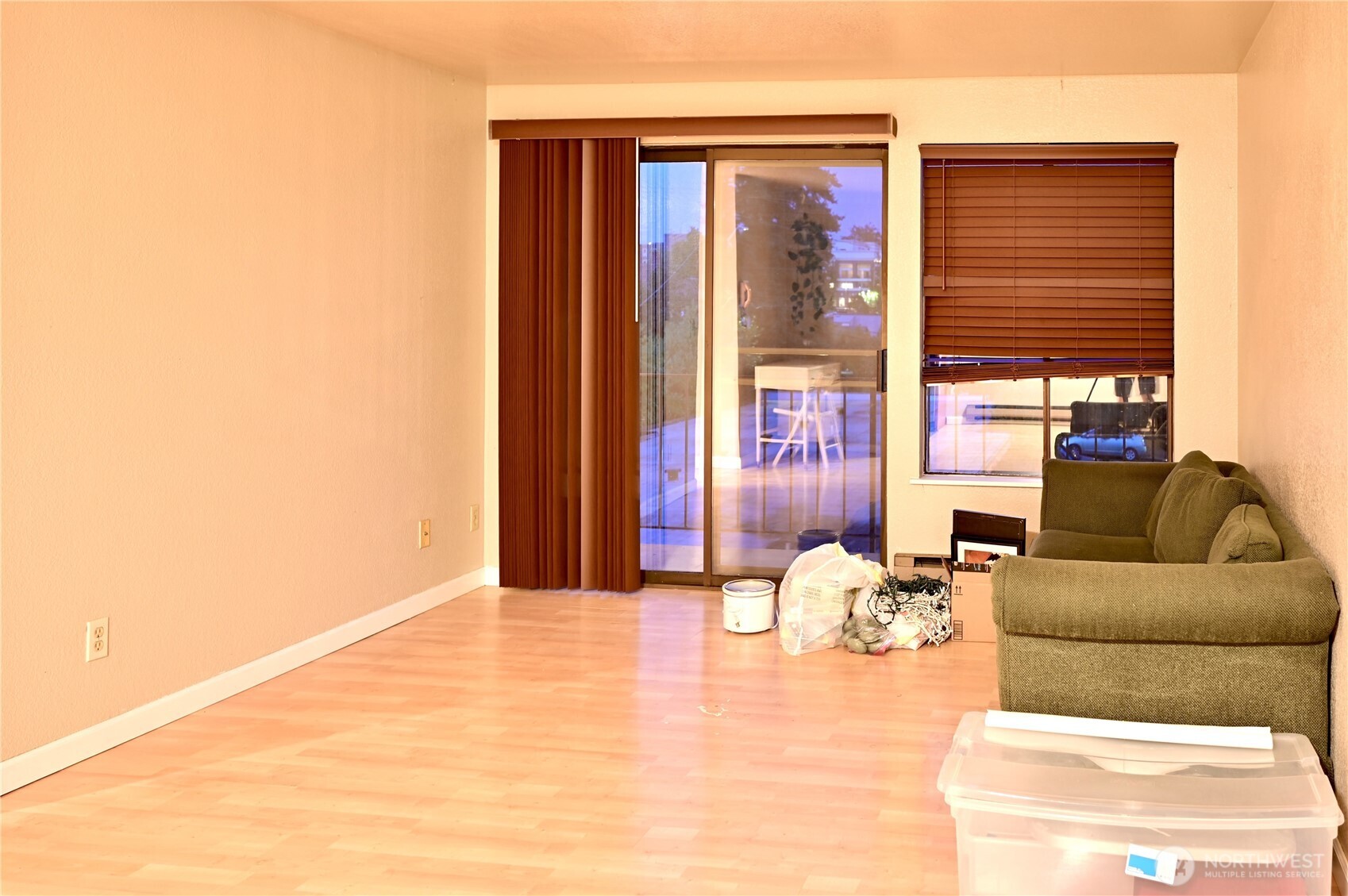 1006 North 43rd Street, Unit 201 Seattle, WA 98103 - Photo 5 of 15