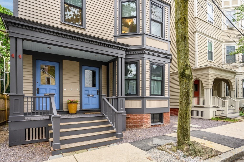 44 Roberts Road, Unit 2 Cambridge, MA 02138 - Photo 25 of 36 a front view of a building