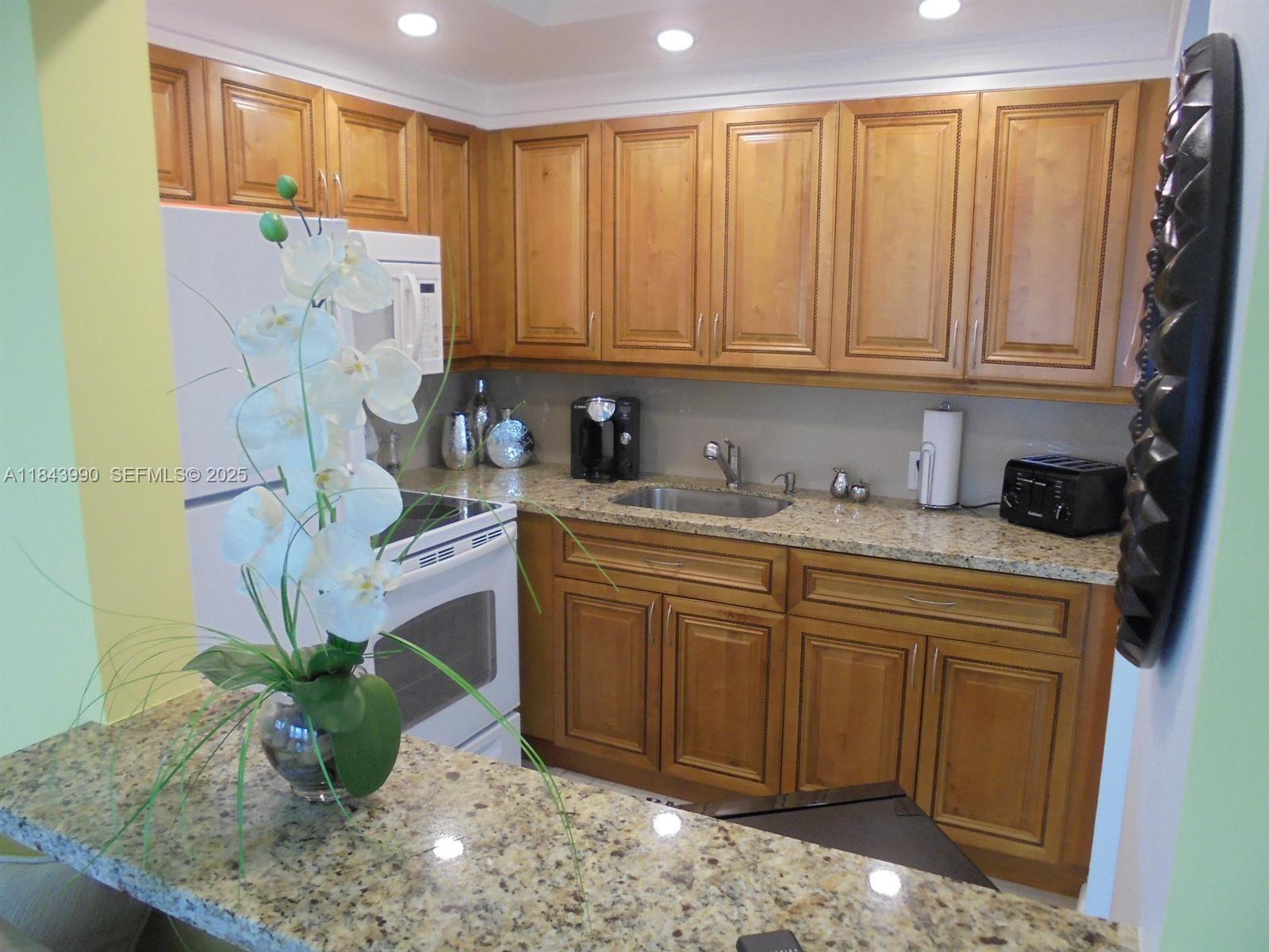 400 Brighton J, Unit 400 Boca Raton, FL 33434 - Photo 9 of 32 Photo 9