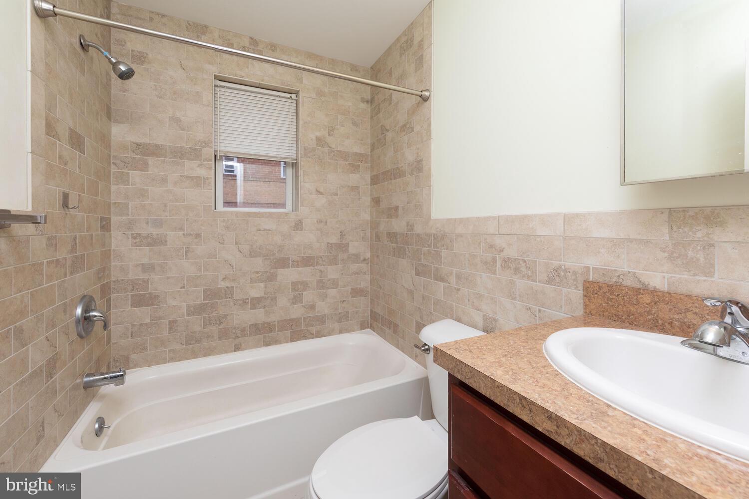 1600 Church Road, Unit B208 Wyncote, PA 19095 - Photo 11 of 20 Full Bath