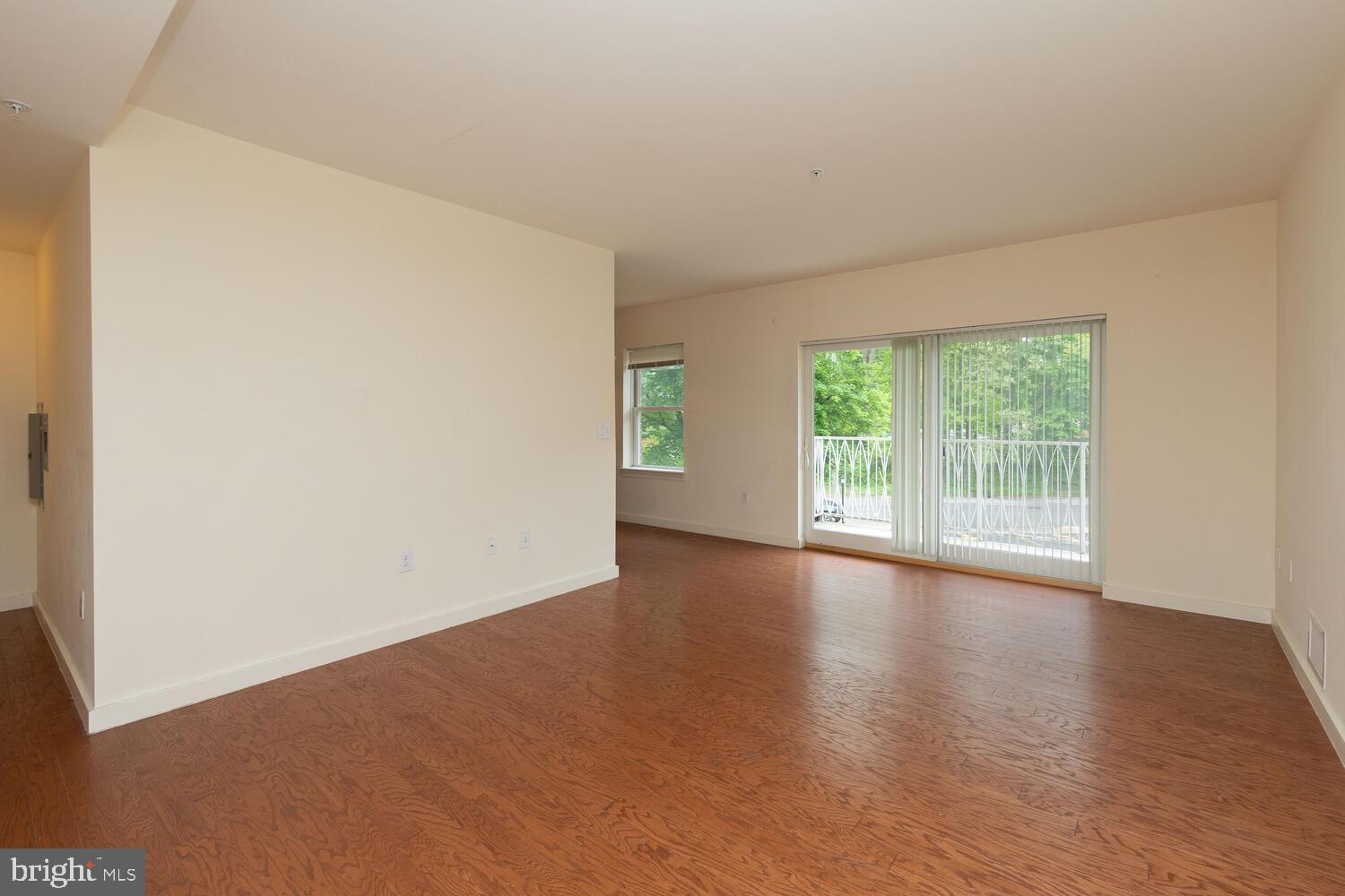1600 Church Road, Unit B208 Wyncote, PA 19095 - Photo 2 of 20 Living Room