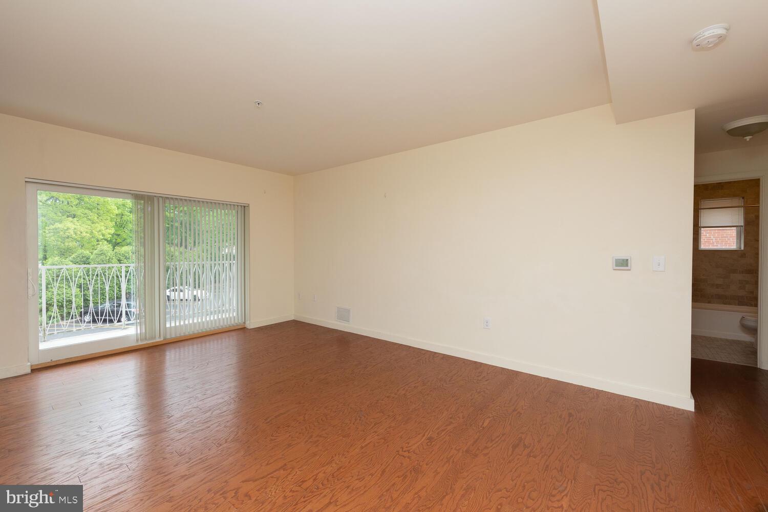 1600 Church Road, Unit B208 Wyncote, PA 19095 - Photo 3 of 20 Living Room