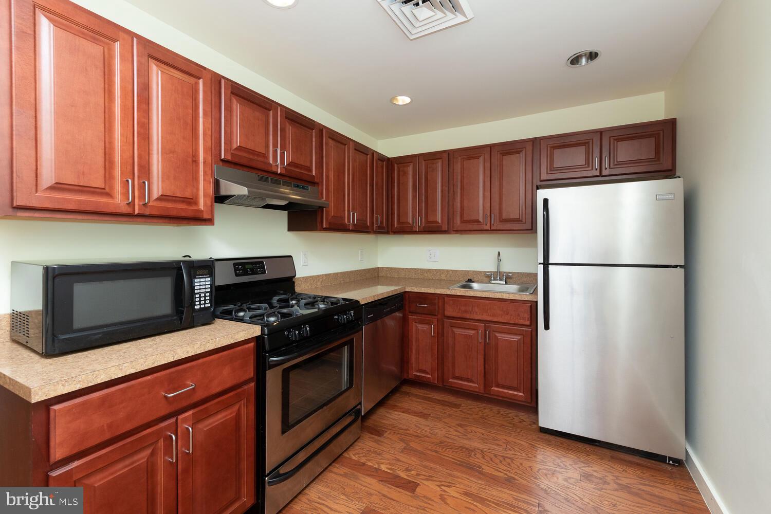 1600 Church Road, Unit B208 Wyncote, PA 19095 - Photo 6 of 20 Kitchen