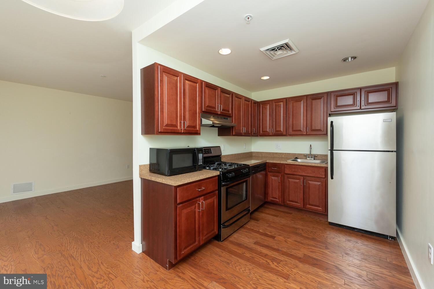 1600 Church Road, Unit B208 Wyncote, PA 19095 - Photo 7 of 20 Kitchen