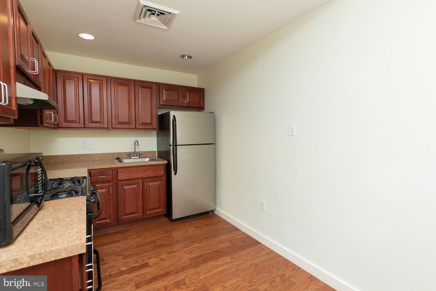 1600 Church Road, Unit B208 Wyncote, PA 19095 - Photo 8 of 20 Kitchen