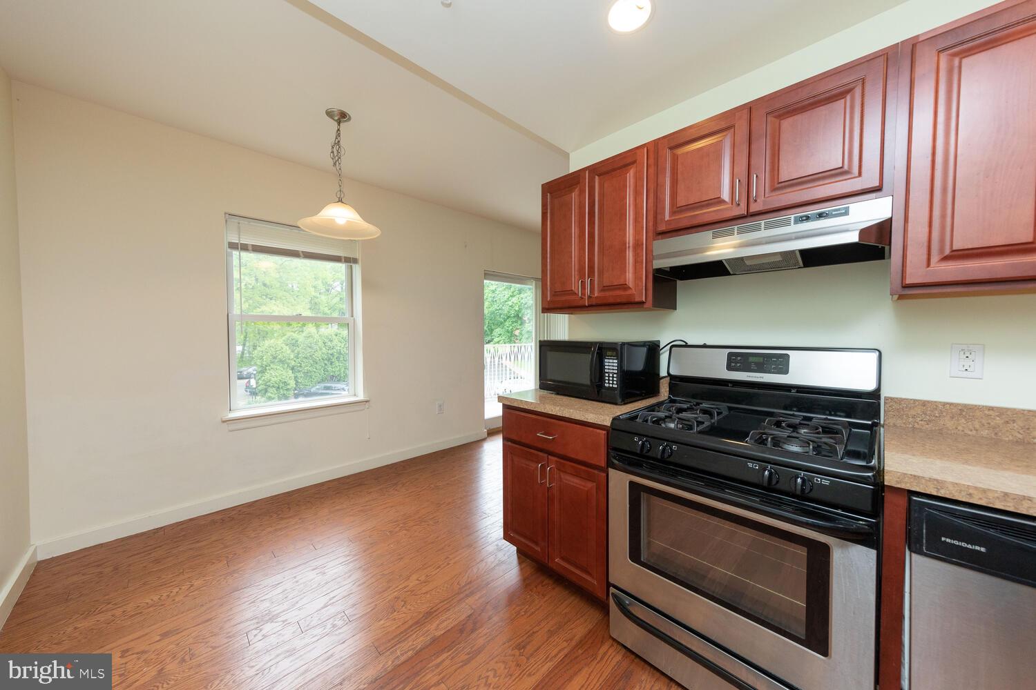 1600 Church Road, Unit B208 Wyncote, PA 19095 - Photo 9 of 20 Kitchen