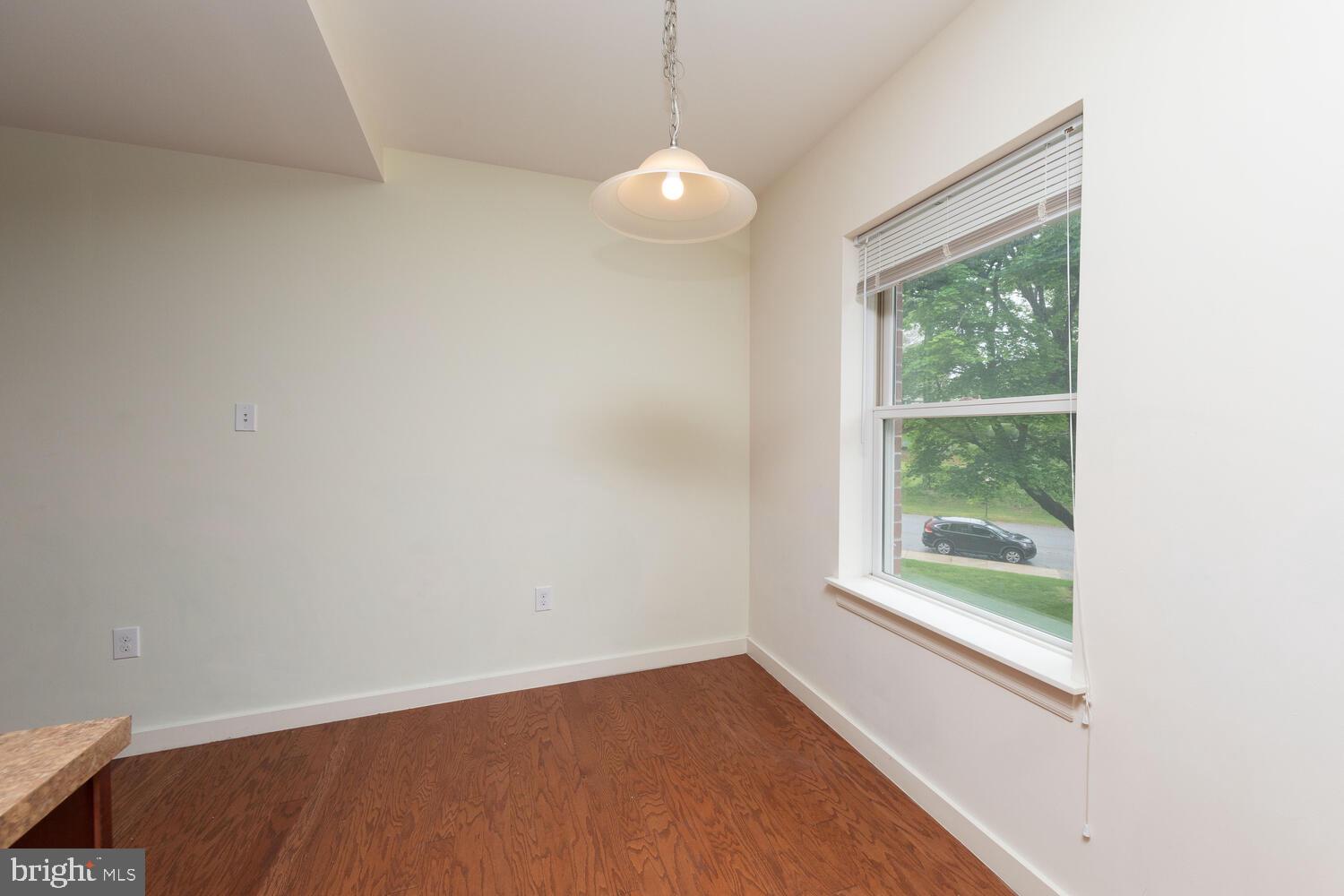 1600 Church Road, Unit B208 Wyncote, PA 19095 - Photo 10 of 20 Kitchen Eating Area