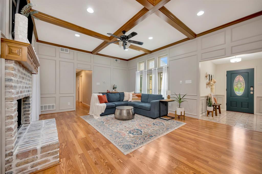 5517 Chimney Rock Road Fort Worth, TX 76112 - Photo 4 of 40