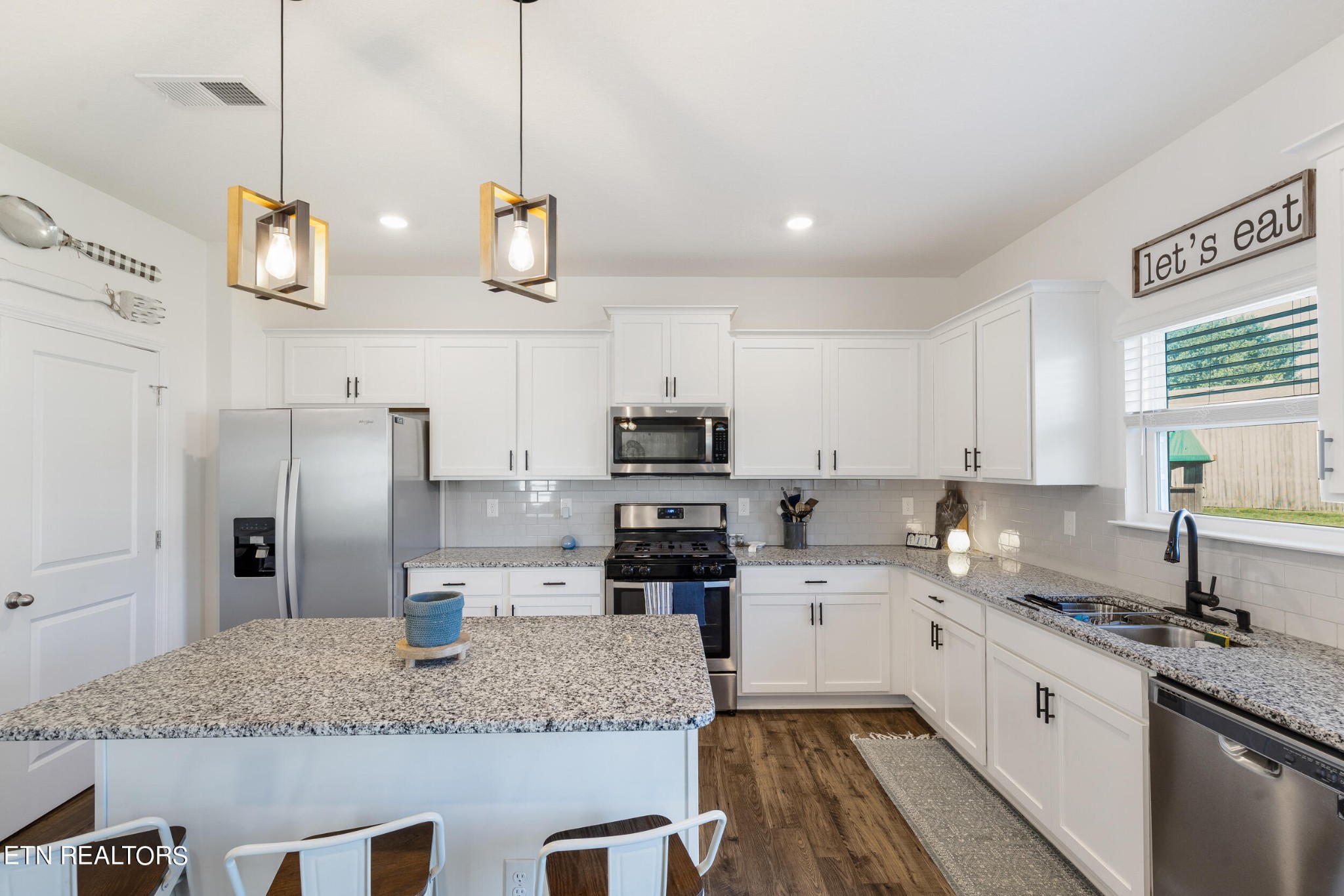 1160 Beacon Road Sevierville, TN 37876 - Photo 10 of 37 Gallery Image 10