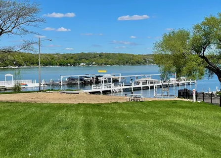 $655,000 | 262 Castle Terrace Avenue, Fontana, WI 53125
