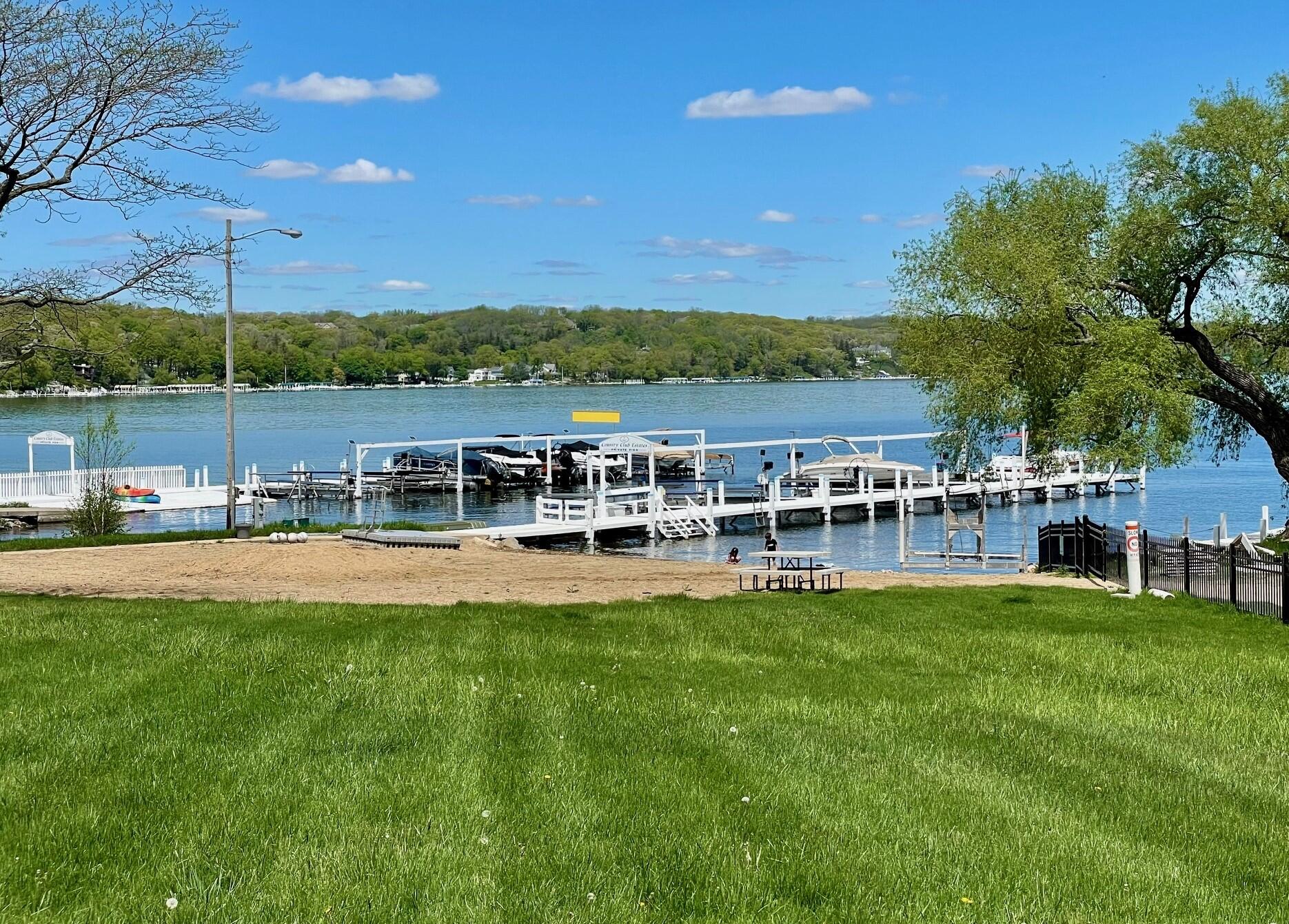 262 Castle Terrace Avenue Fontana, WI 53125 - Photo 3 of 38 Association Beach, Piers & Park