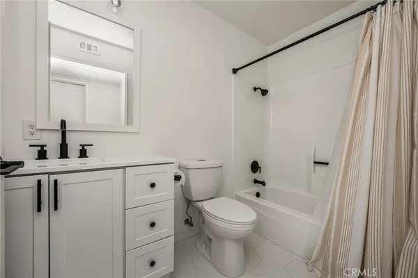 $799,000 | 23292 Caminito Andreta, Laguna Hills, CA 92653