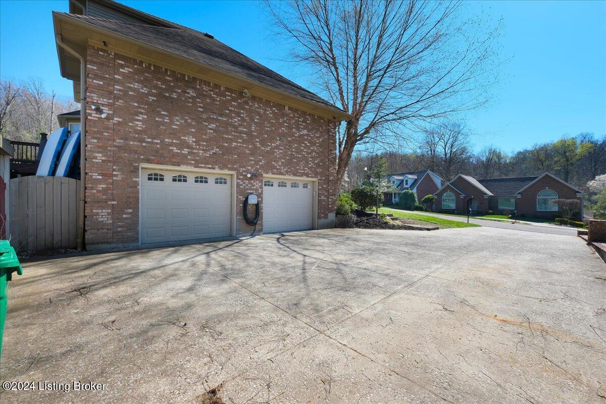 1921 Riva Ridge Road Louisville, KY 40214 - Photo 63 of 68 Driveway