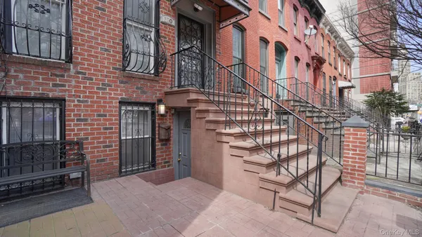 $1,999,999 | 120 4th Avenue | Boerum Hill