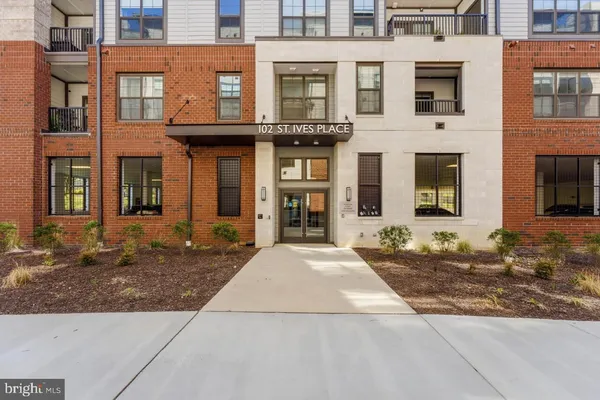 $690,000 | 102 St Ives Place, Oxon Hill, MD 20745