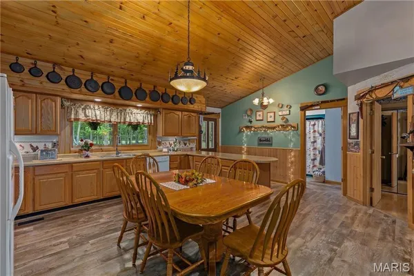 $959,000 | 3153 North 2225th Street, Beecher City, IL 62414