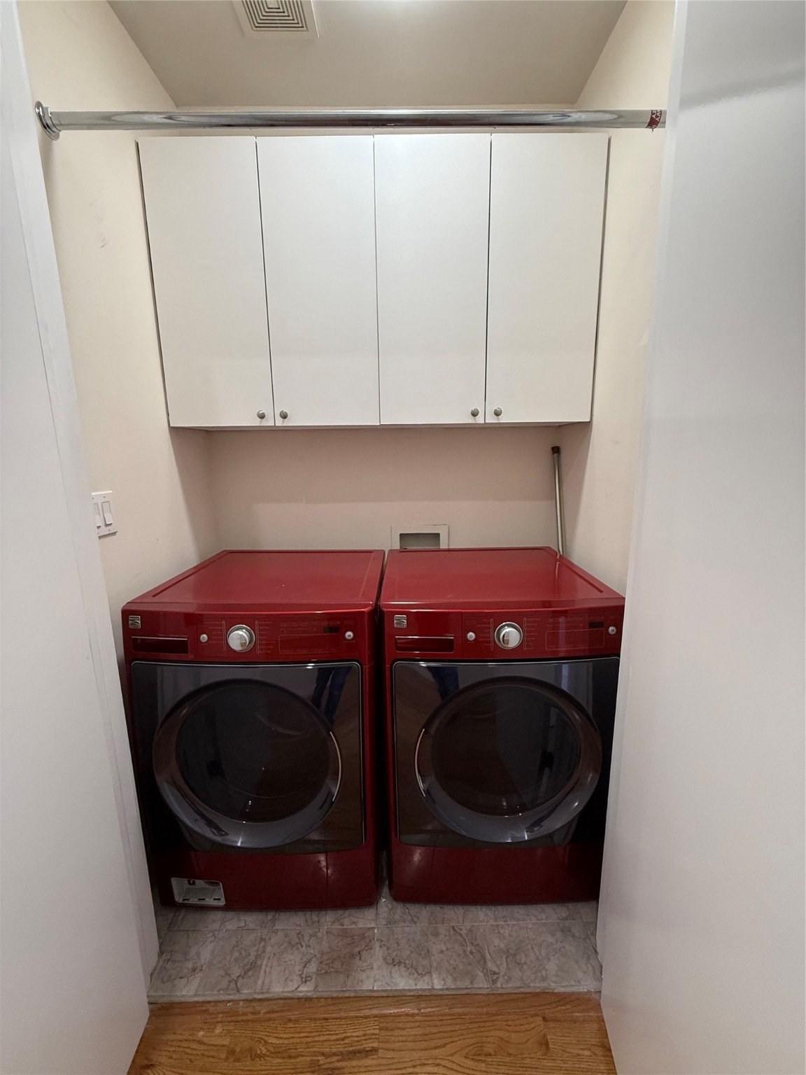 1608 Patterson Street, Unit A Houston, TX 77007 - Photo 11 of 20 a utility room with dryer and washer