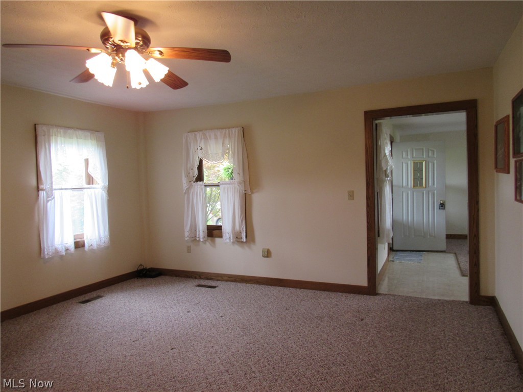 7915 Cox Road Windsor, OH 44099 - Photo 12 of 35