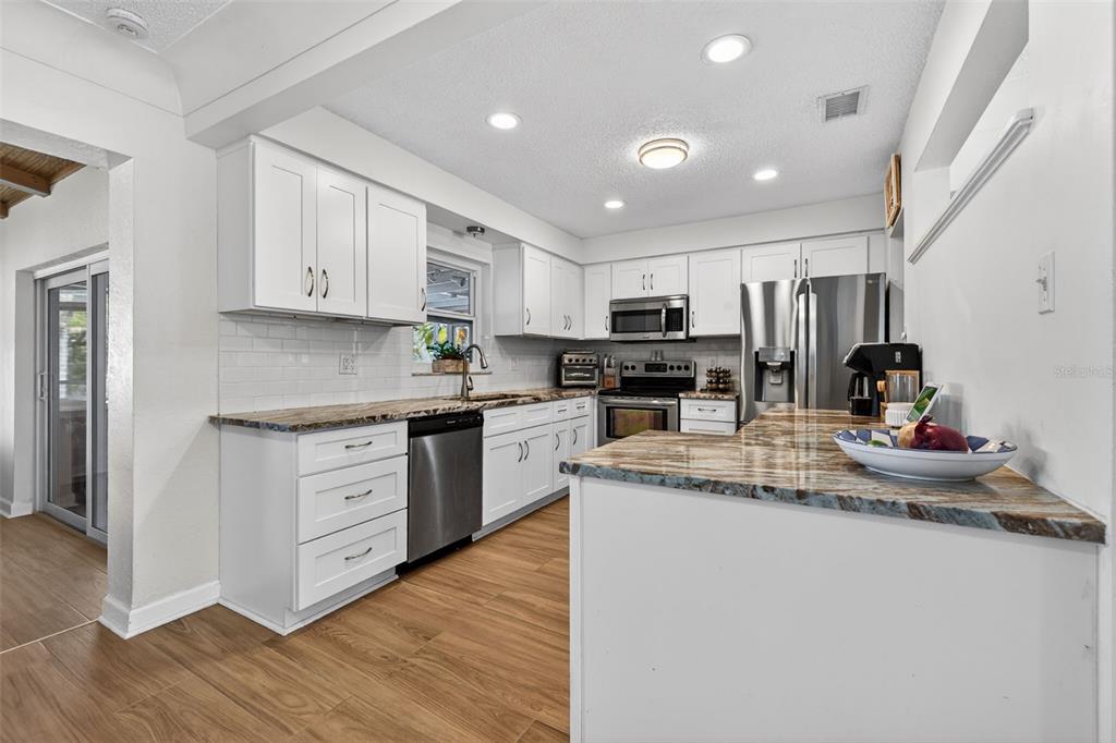 8220 Quail Road Seminole, FL 33777 - Photo 13 of 35