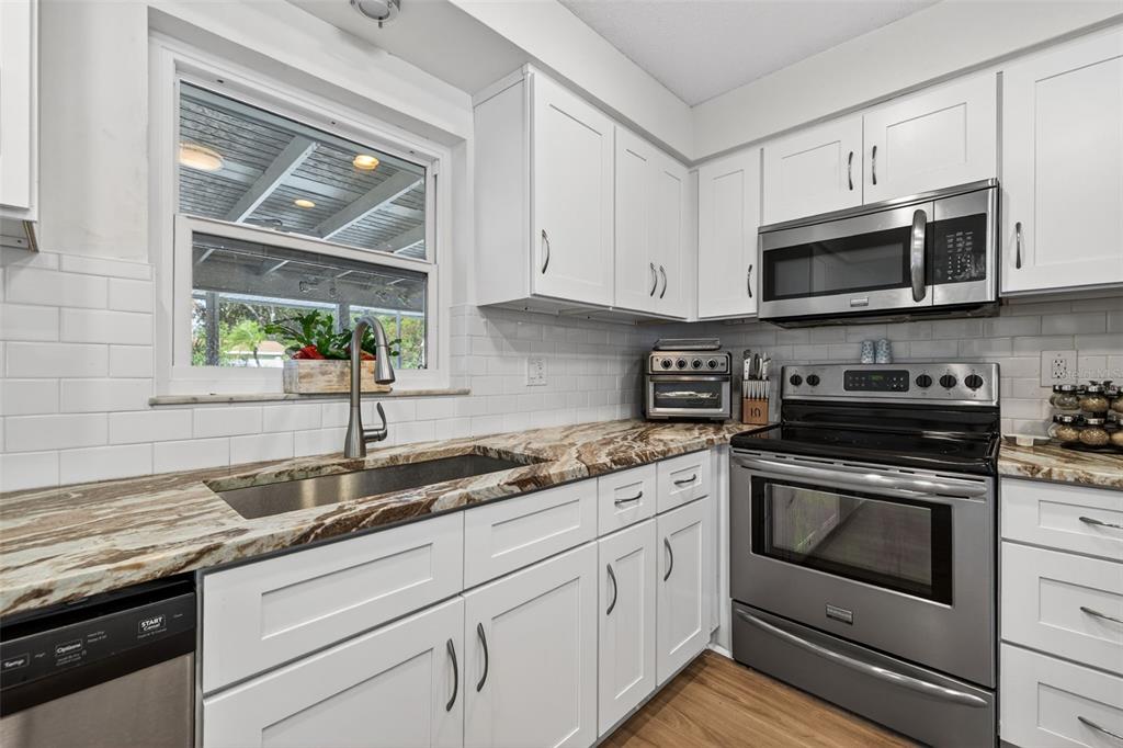 8220 Quail Road Seminole, FL 33777 - Photo 16 of 35