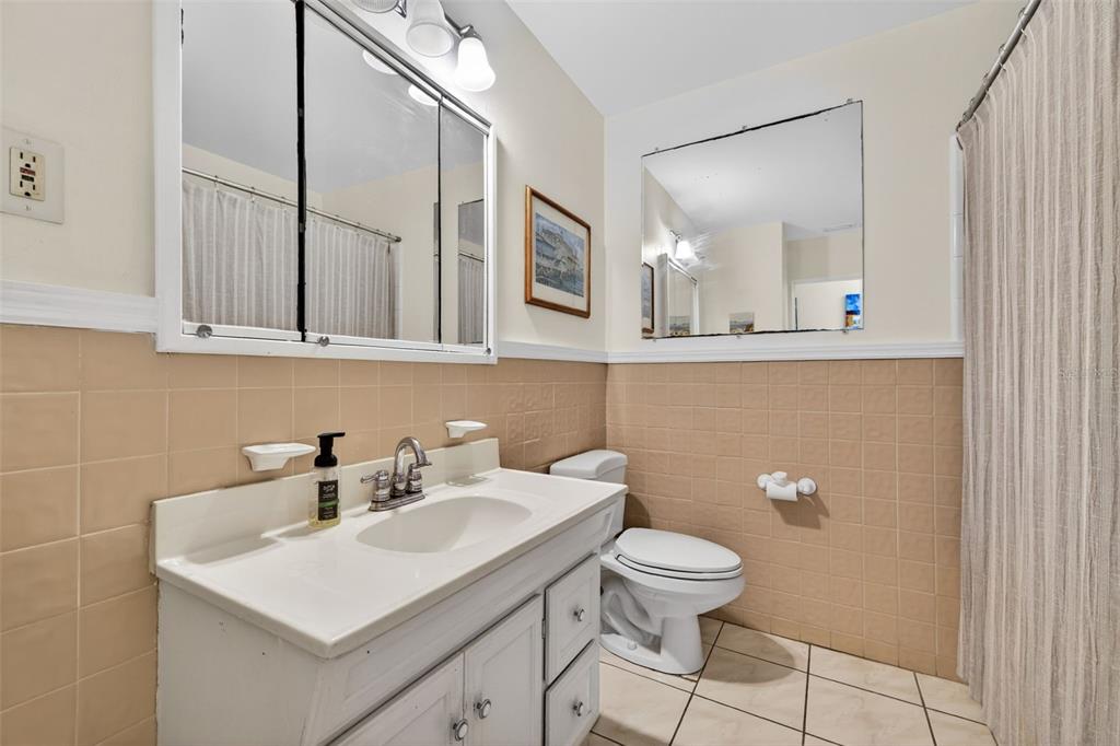 8220 Quail Road Seminole, FL 33777 - Photo 21 of 35