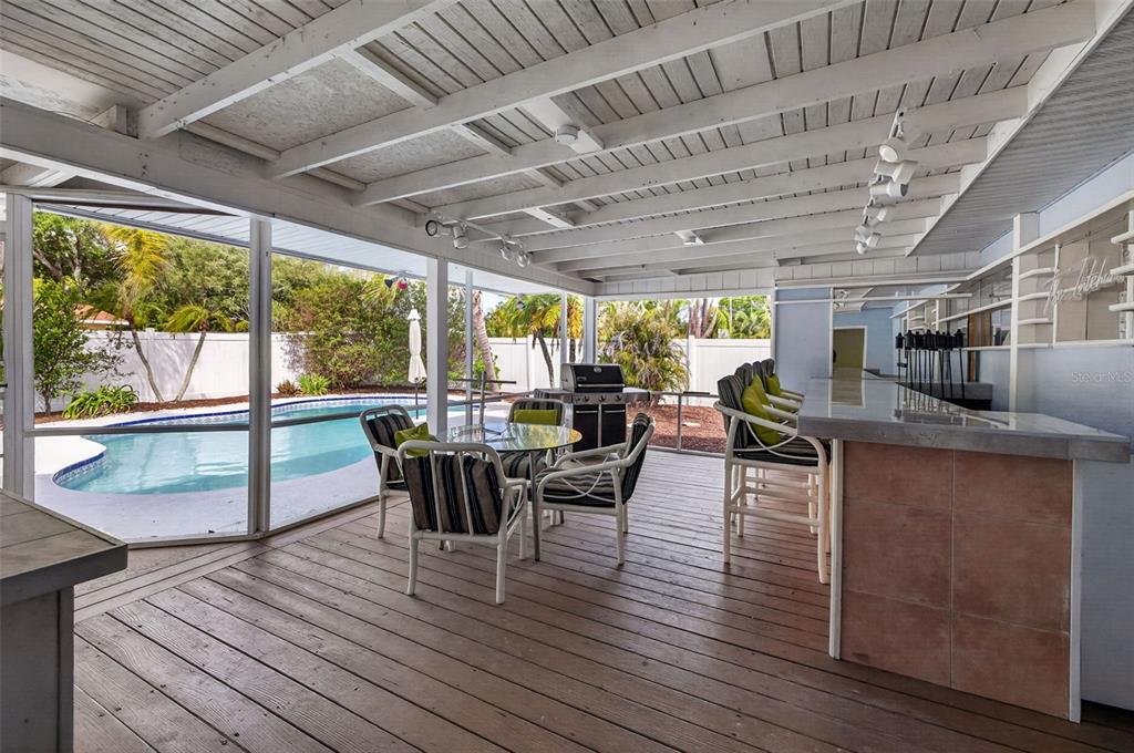 8220 Quail Road Seminole, FL 33777 - Photo 24 of 35