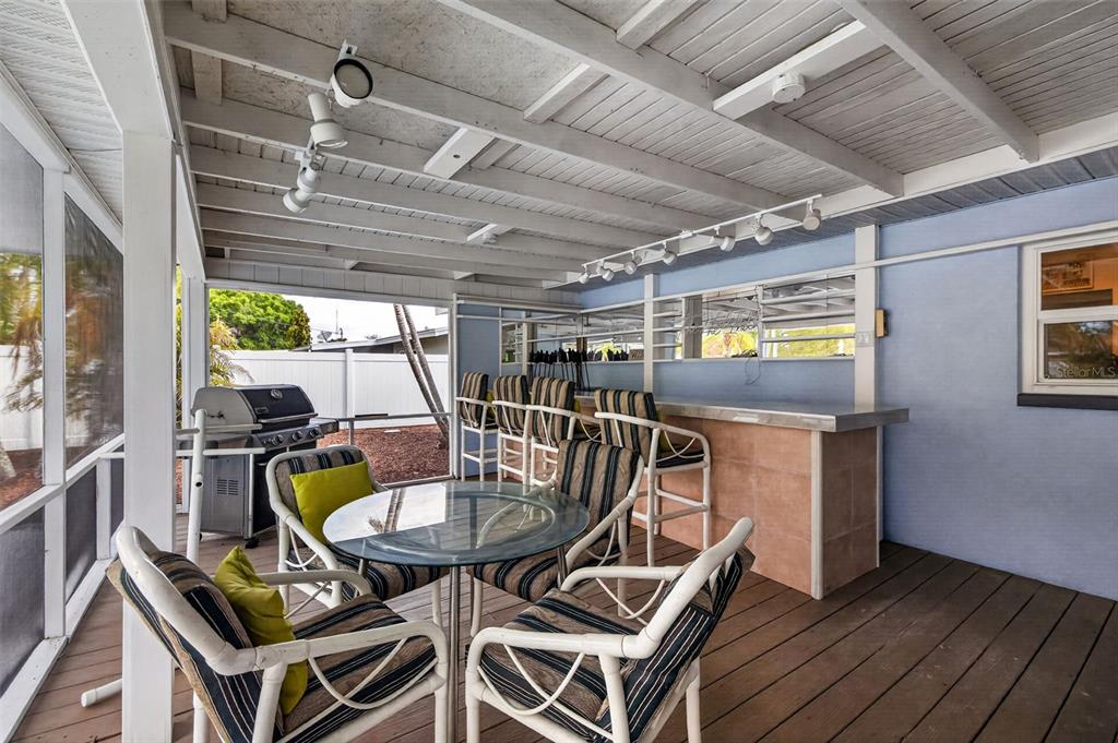 8220 Quail Road Seminole, FL 33777 - Photo 25 of 35