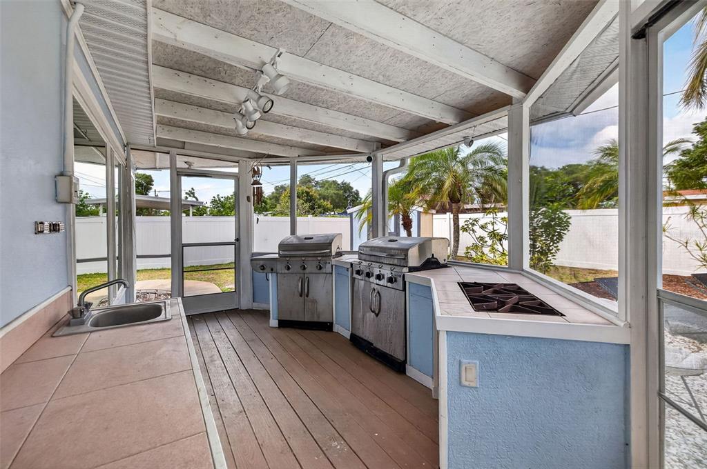 8220 Quail Road Seminole, FL 33777 - Photo 26 of 35