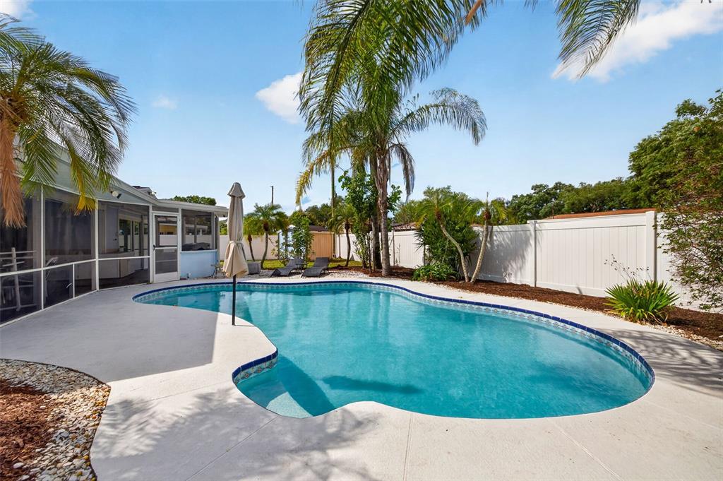 8220 Quail Road Seminole, FL 33777 - Photo 28 of 35