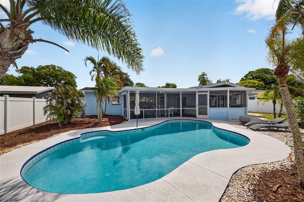 8220 Quail Road Seminole, FL 33777 - Photo 29 of 35