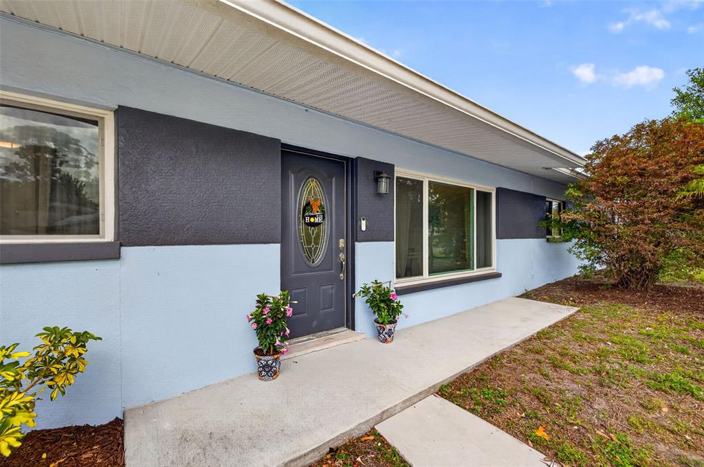 8220 Quail Road Seminole, FL 33777 - Photo 3 of 35