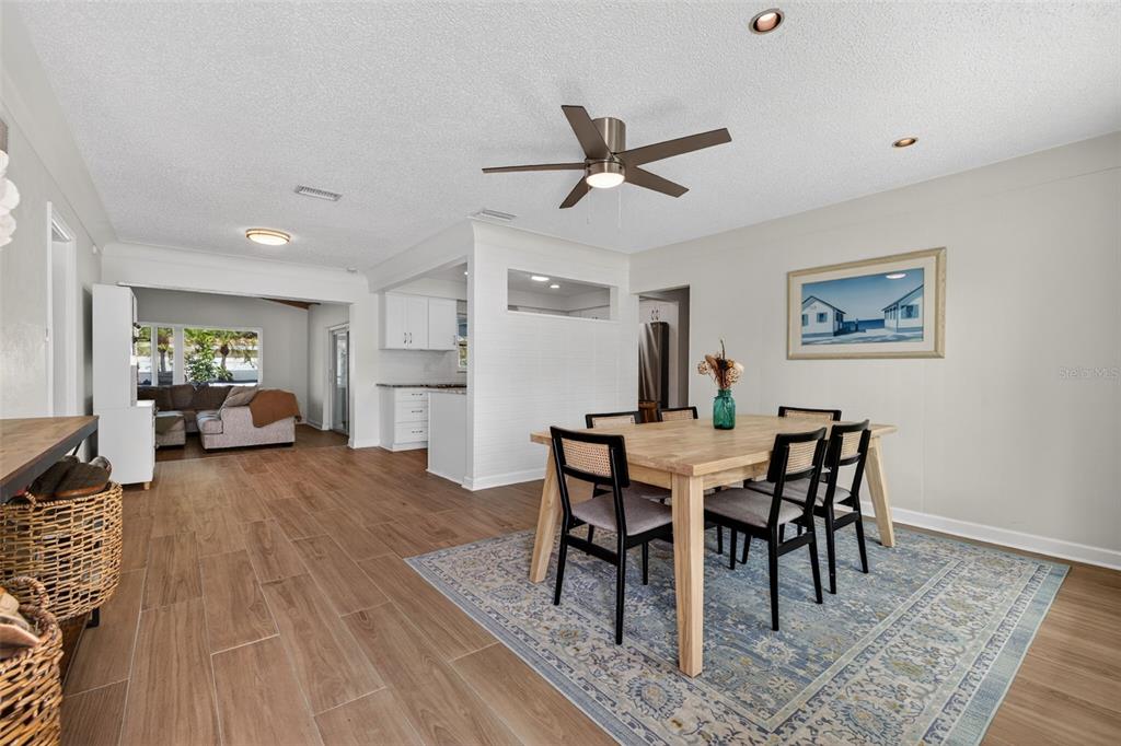 8220 Quail Road Seminole, FL 33777 - Photo 4 of 35