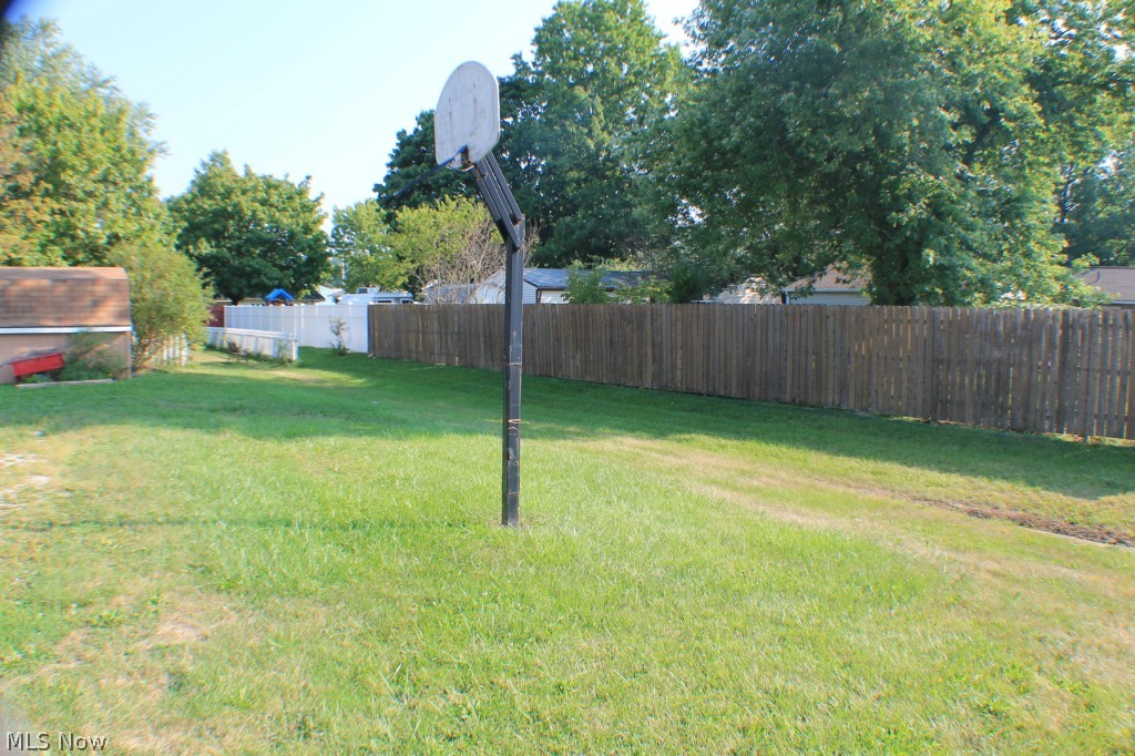10306 Wellington Road Mantua, OH 44255 - Photo 5 of 25