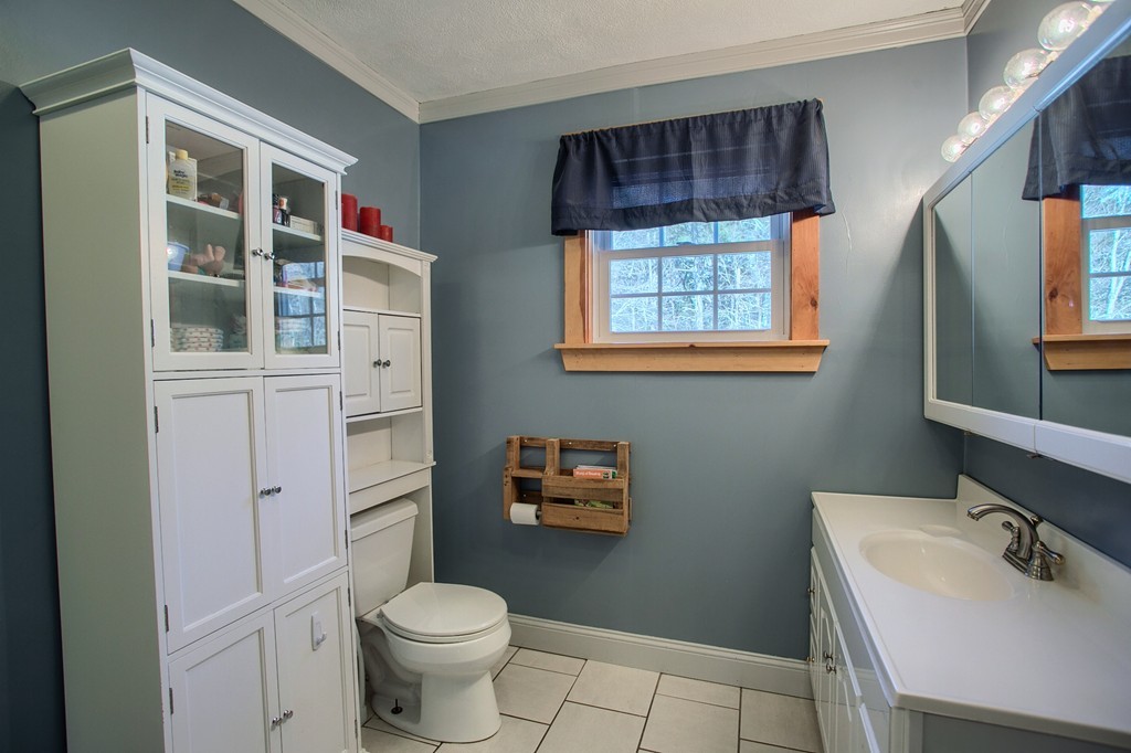 85 South Harbor Road Townsend, MA 01469 - Photo 13 of 24