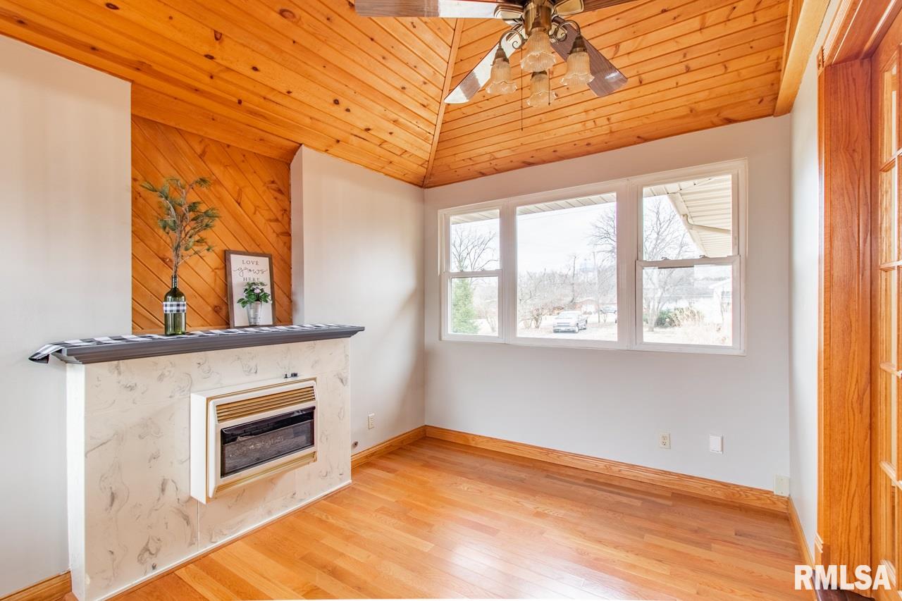500 Highview Road East Peoria, IL 61611 - Photo 15 of 33 Gallery Image 15