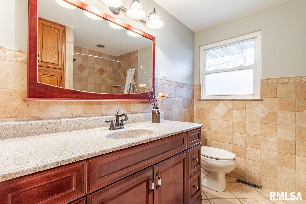 500 Highview Road East Peoria, IL 61611 - Photo 17 of 33 Gallery Image 17