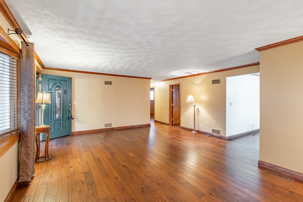 500 Highview Road East Peoria, IL 61611 - Photo 4 of 33 Gallery Image 4