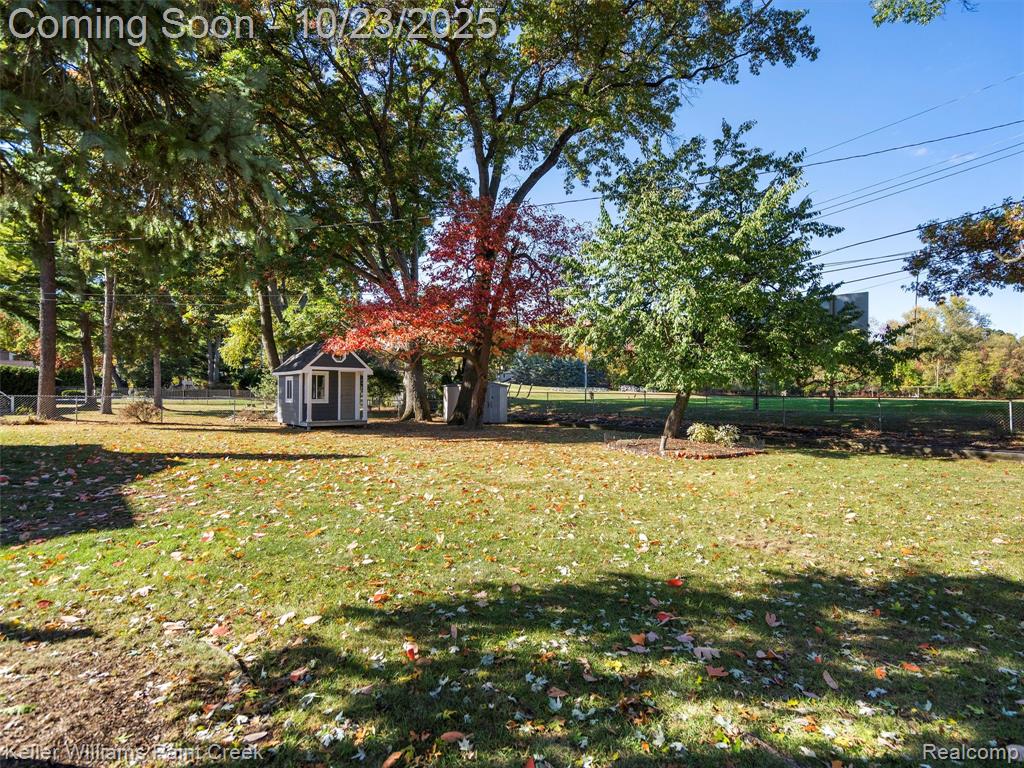 2152 Avoncrest Drive Rochester Hills, MI 48309 - Photo 42 of 42