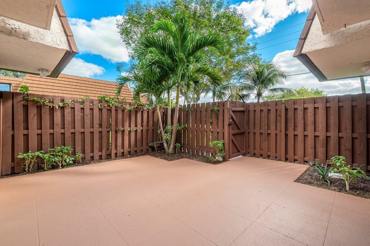 825 Center Street, Unit 3D Jupiter, FL 33458 - Photo 19 of 28 009-825CenterStreet-Jupiter-FL-33458-SMA