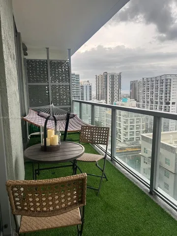 $2,750 | 1111 Southwest 1st Avenue, Unit 2121N, Miami, FL 33130