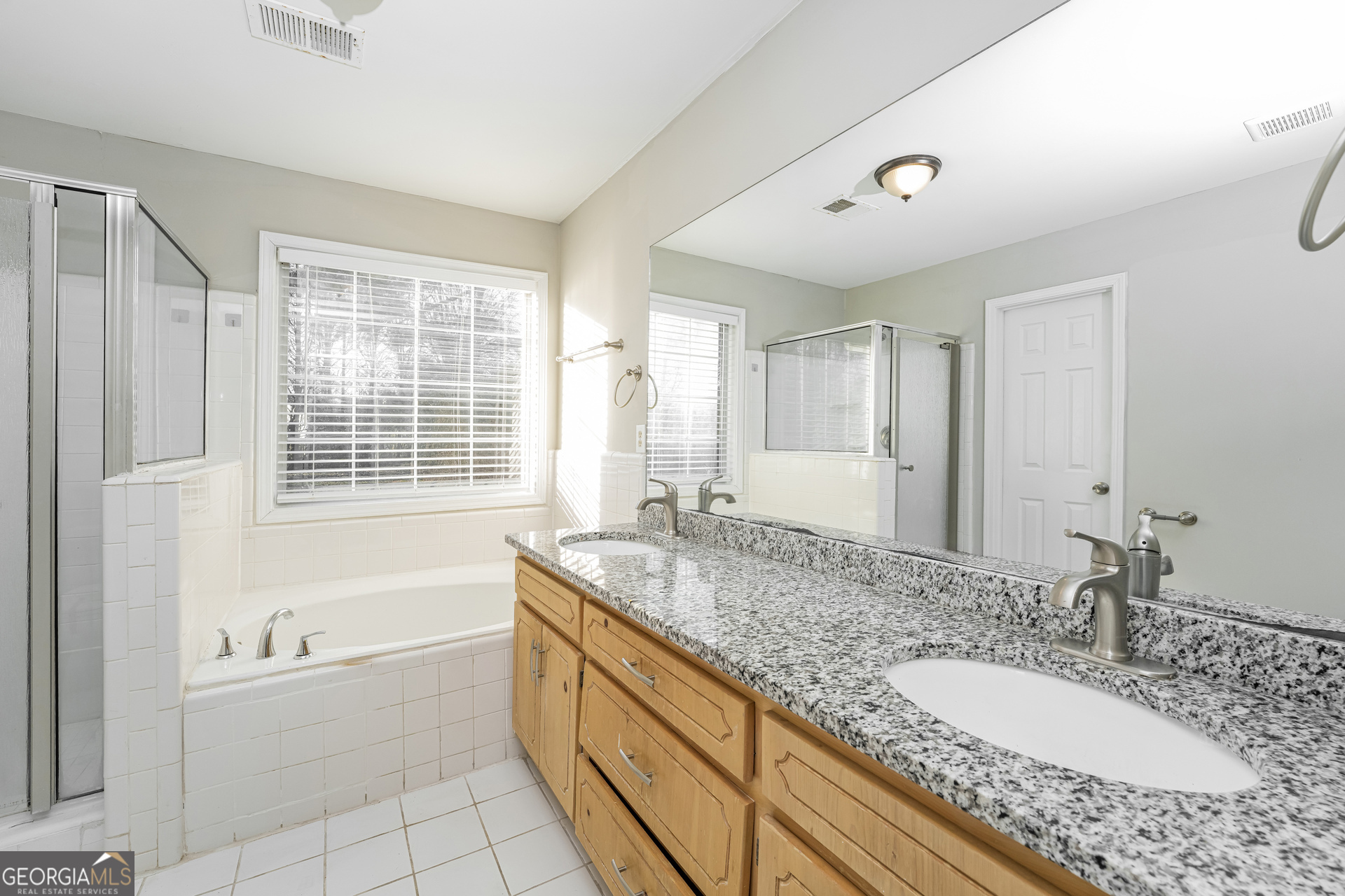 124 Wayne J Stokes Boulevard Stockbridge, GA 30281 - Photo 10 of 22