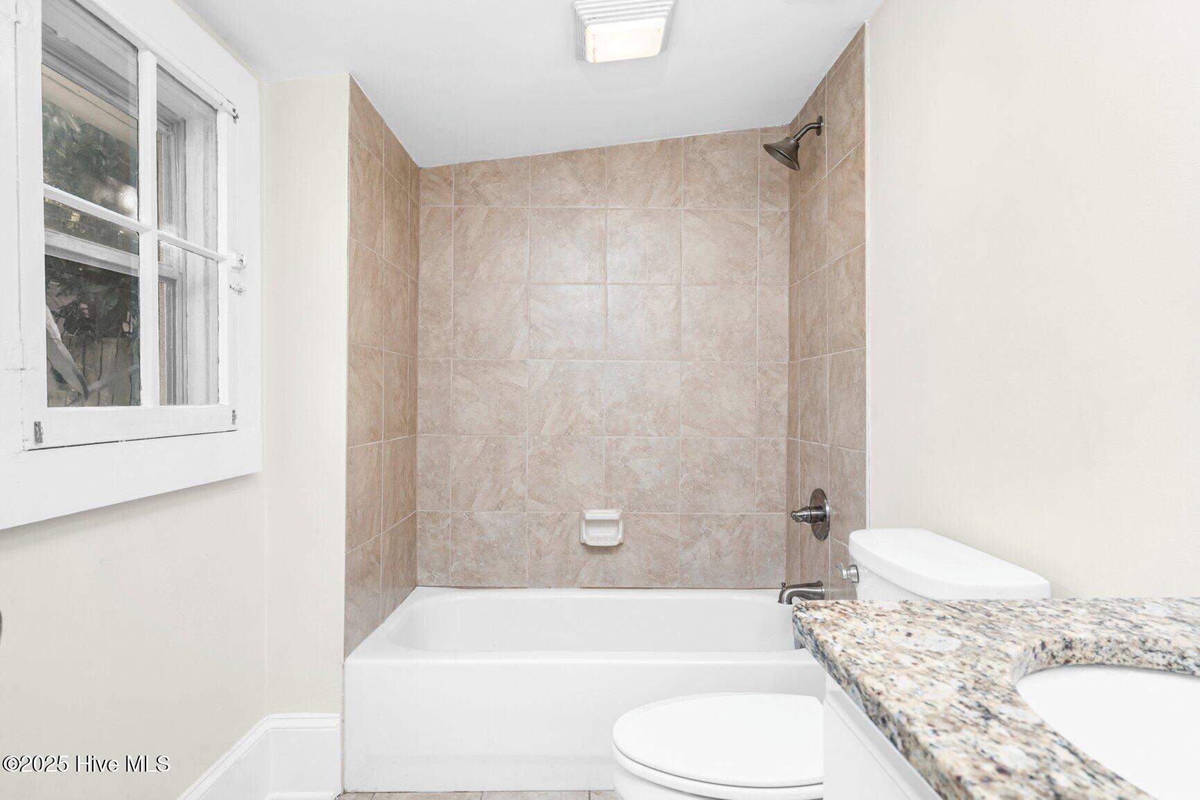 605 St David Street Tarboro, NC 27886 - Photo 22 of 28 Guest Bath