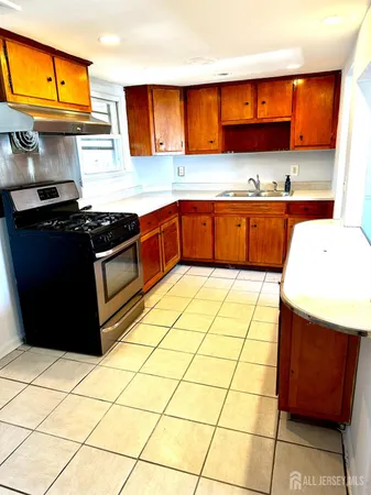$2,800 | 428 New Market Road, Unit 2, Piscataway, NJ 08854
