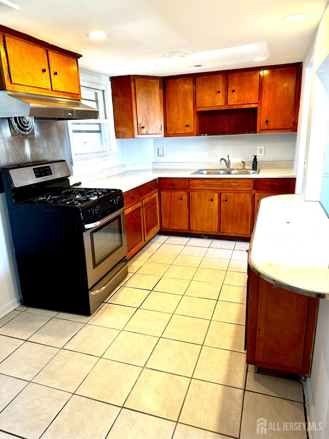 428 New Market Road, Unit 2 Piscataway, NJ 08854 - Photo 6 of 15