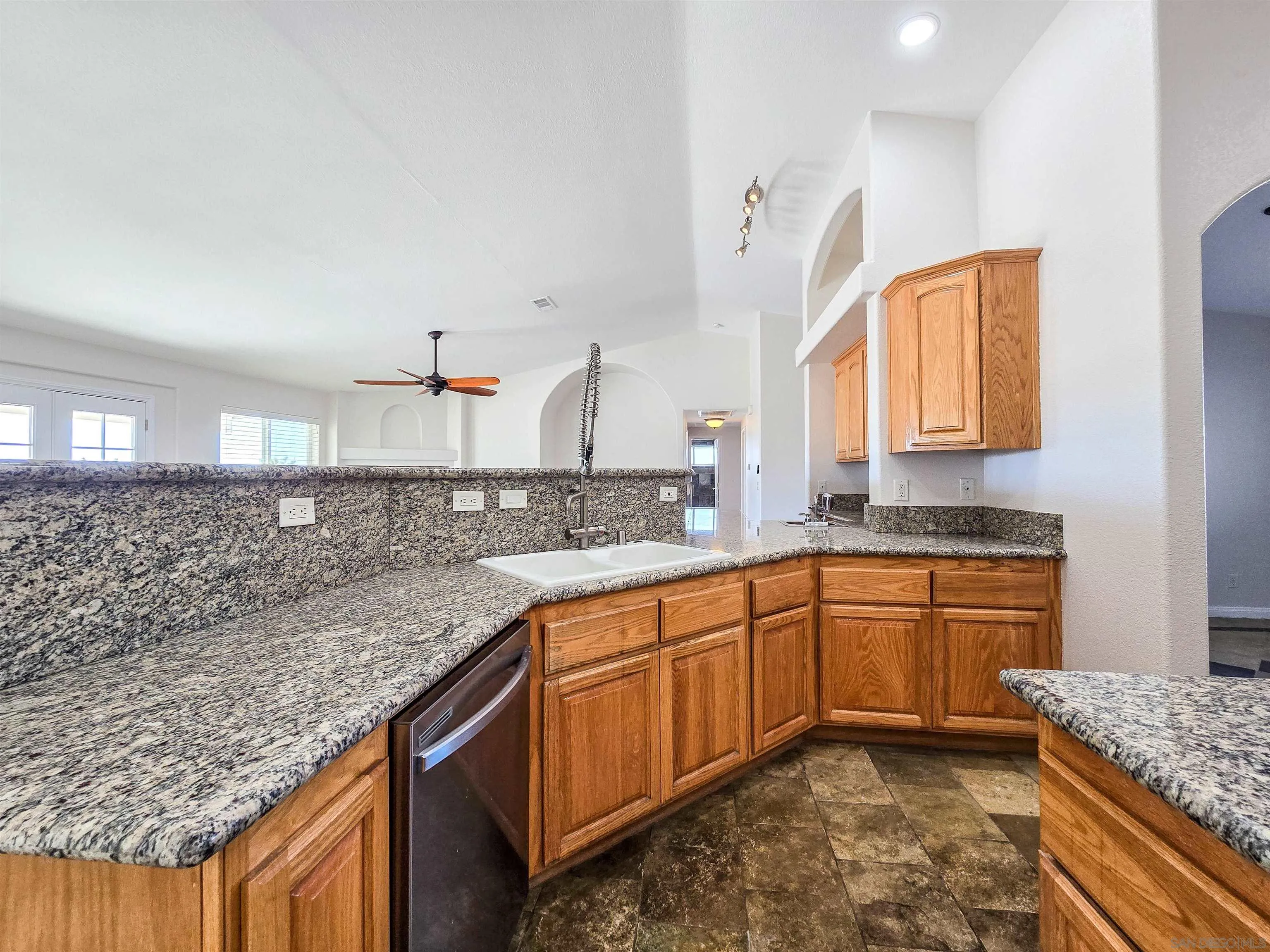11926 Golden View Road Pinon Hills, CA 92372 - Photo 15 of 56 Gallery Image 15
